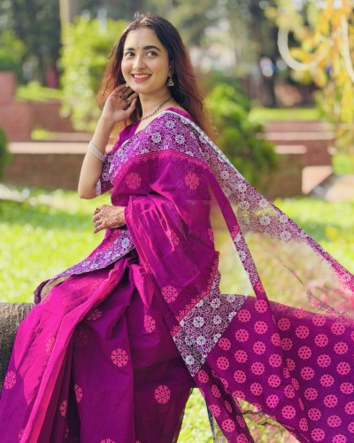 হ্যান্ড-প্রিন্ট-শাড়ি-01